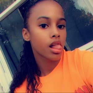 Meet your Posher, Hailey